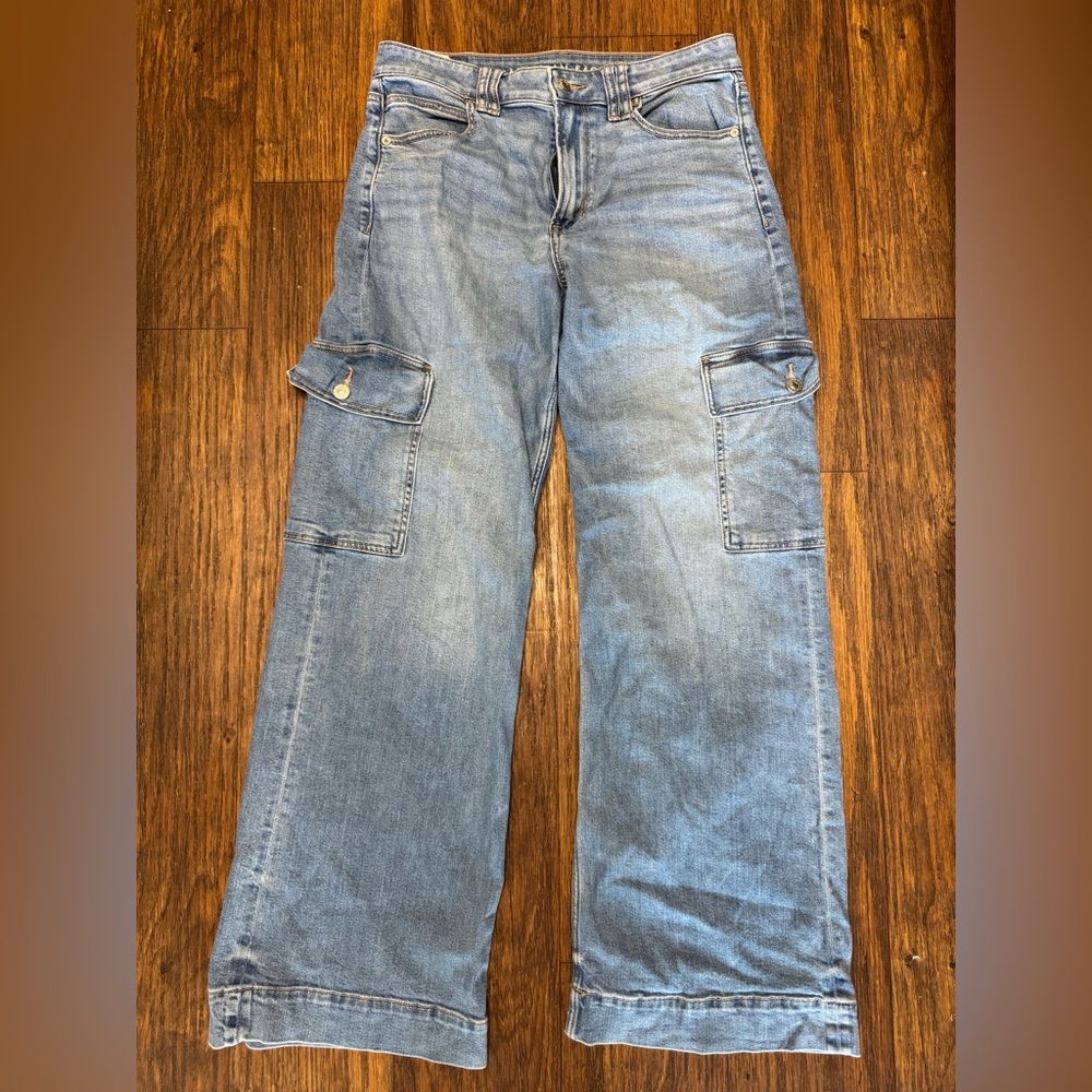 American Eagle Super High-Rise Baggy Wide Cargo Jeans